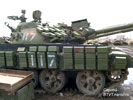 Установка контейнеров ДЗ на левом борту Т-55АМВ