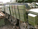 Установка контейнеров ДЗ на левом борту Т-55АМВ
